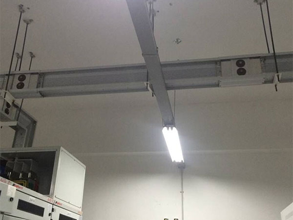 母線(xiàn)現(xiàn)場(chǎng)照片