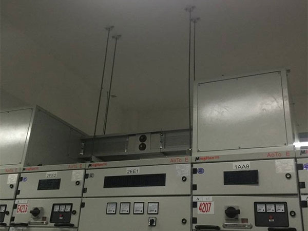 母線(xiàn)現(xiàn)場(chǎng)照片