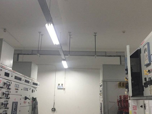 母線(xiàn)現(xiàn)場(chǎng)照片